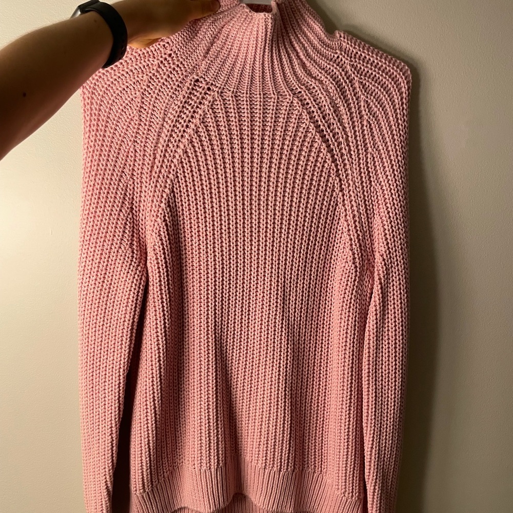 Lightweight Gap sweater - Picture 2 of 2